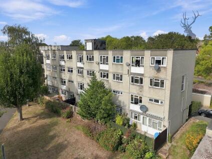 Longcroft Rise, Loughton, IG10