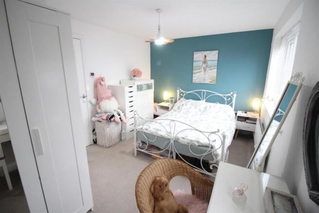 3 bed Semi-Detached for sale Image 9