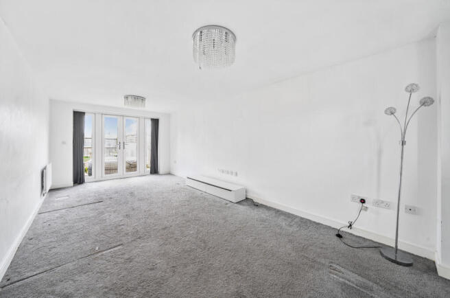 Woodland Close, Stratton, Swindon, SN25 photo 4