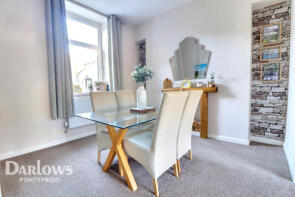 21, Glyn-mynach Street, Ynys-y-bwl, Pontypridd CF37 3DT