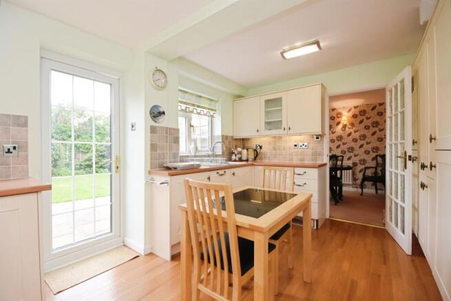 School Lane, Ingrave, Brentwood photo 4