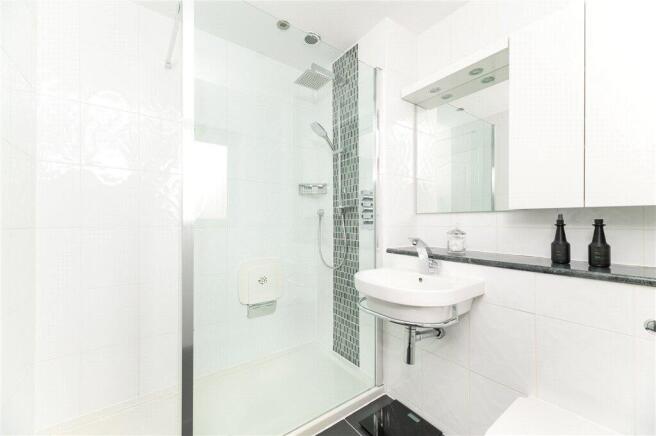 4 bed Detached for sale Image 11