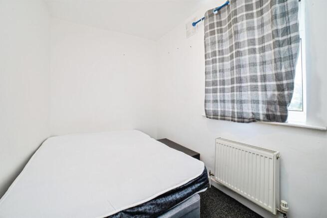 4 bed Semi-Detached for sale Image 10