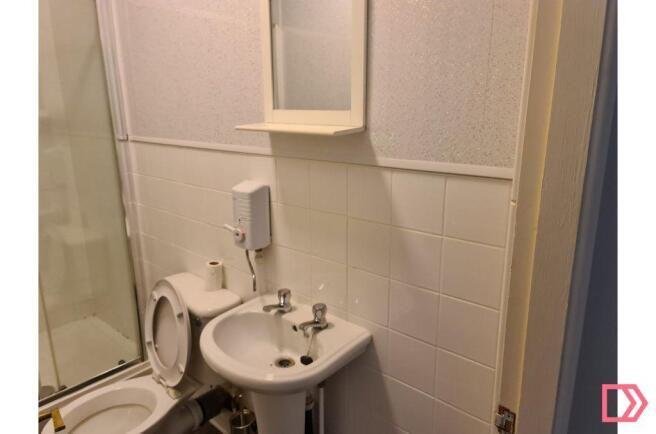 Bathroom (c)