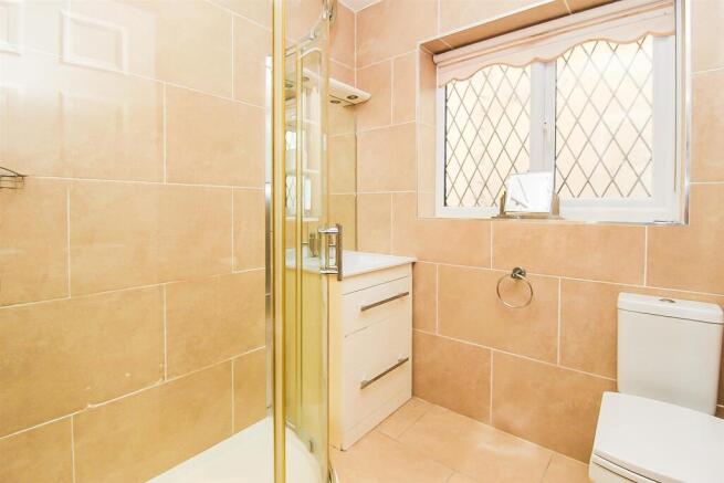 SHOWER ROOM/W.C.