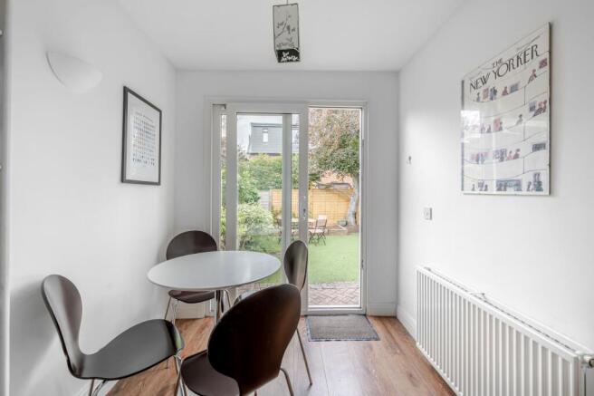 4 bed Semi-Detached for sale Image 8