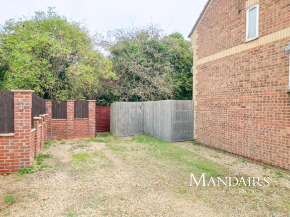 Farriers Court, Botolph Green, Orton Longueville, Peterborough photo 4