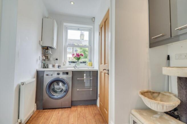 3 bed Terraced for sale Image 5