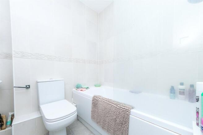 2 bed Apartment for sale Image 6