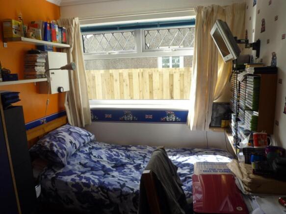 bedroom4