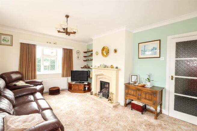 4 bed Detached for sale Image 6