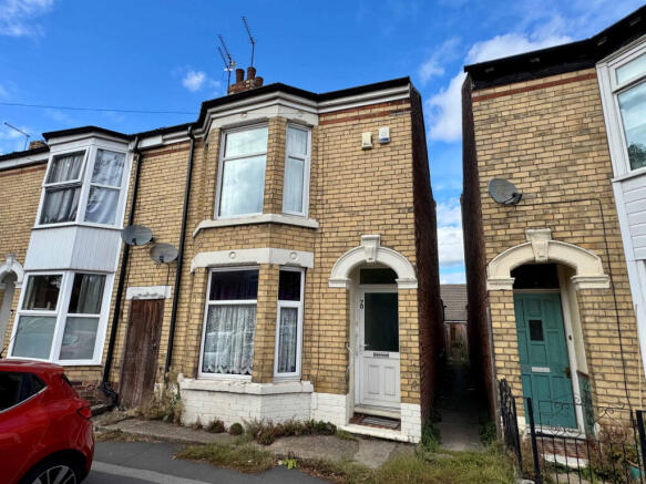 2-bed terraced on Goddard Avenue, Hull, HU5 2BA, £60,000