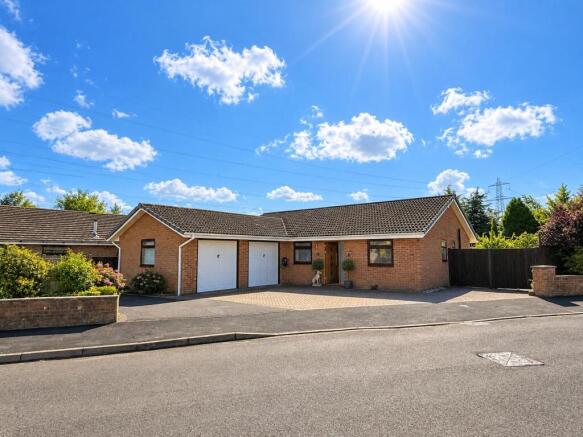 stunning three bedroom bungalow