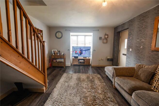 Living Room (2)