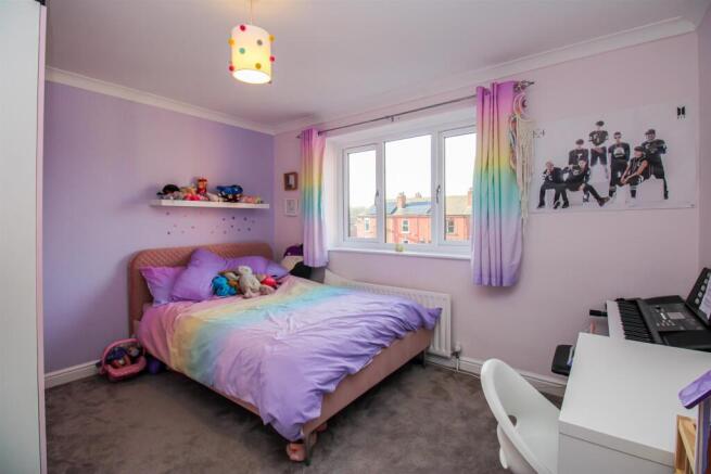 4 bed Detached for sale Image 12