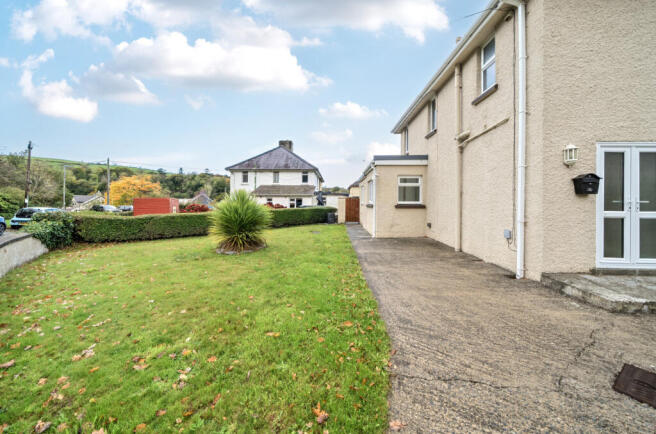 1366001-4-68f6171...