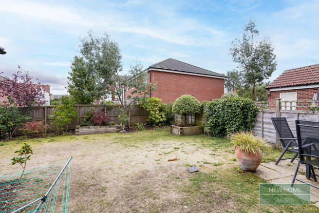 3 bed Semi-Detached for sale Image 12