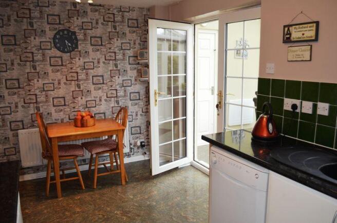 KITCHEN / DINER