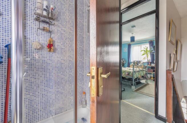 Shower Room>landing