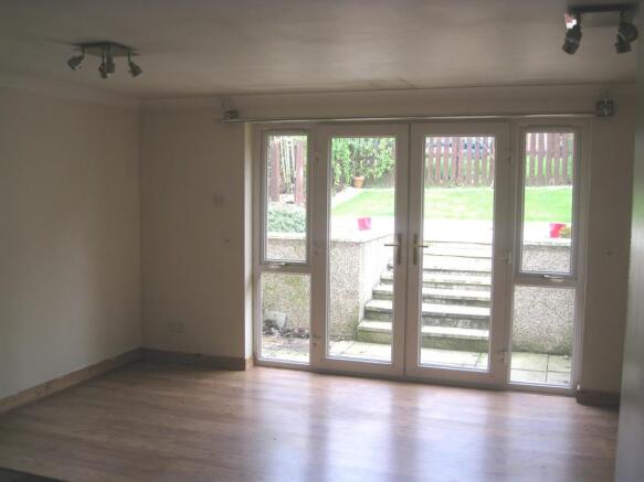 Dining/sitting room
