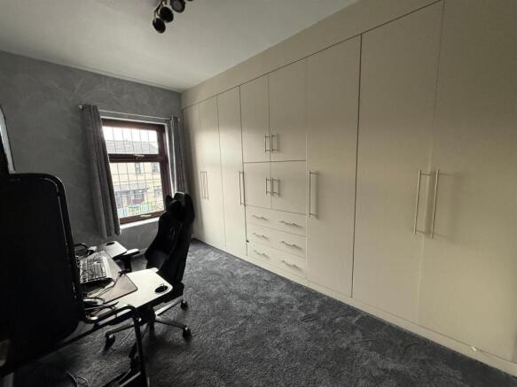 2 bed Terraced to rent Image 11
