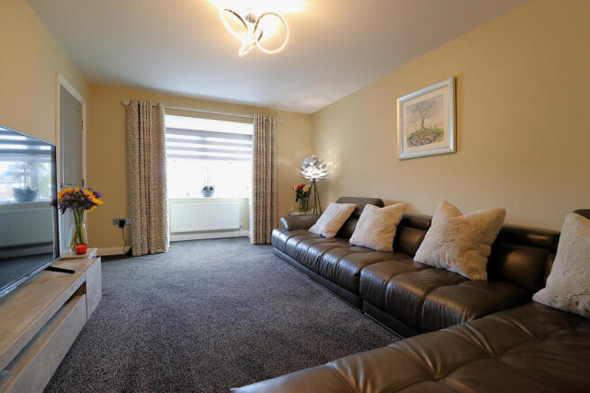 4 bed Detached for sale Image 5