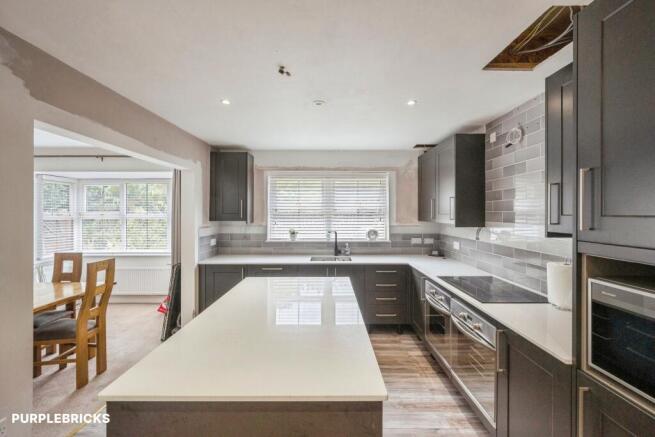 4 bed Detached for sale Image 11