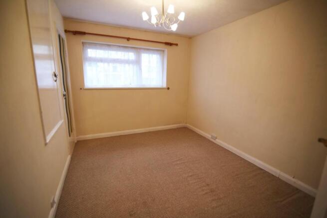 7 Temple Crescent 4.