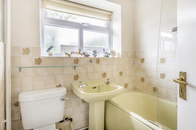En-suite bathroom