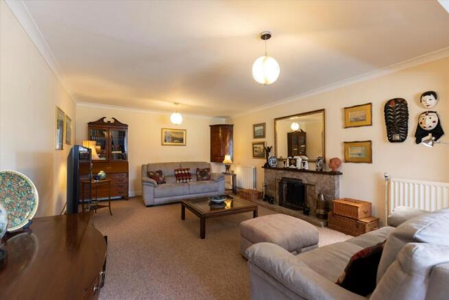 5 bed Detached for sale Image 9