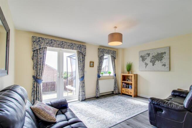 3 bed Town House for sale Image 4