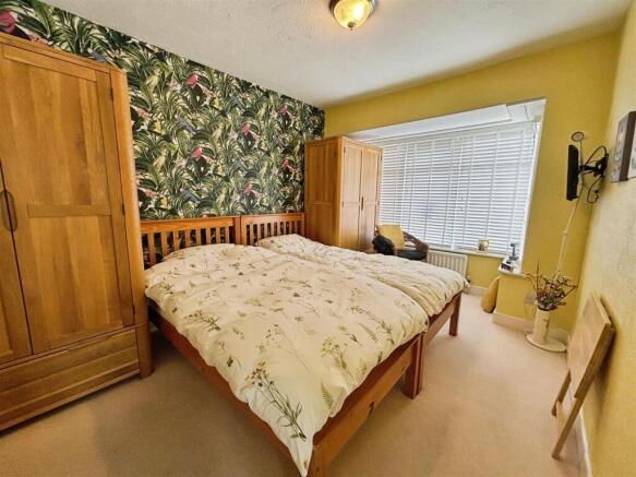 2 bed Semi-Detached Bungalow for sale Image 11