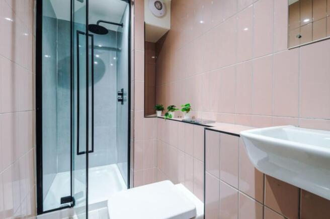 18BR - Bathroom