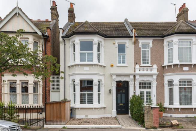 Herongate Road, London E12 (27).jpg