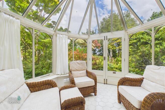 4 bed Detached to rent Image 5