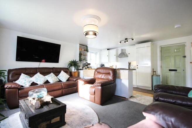 Lounge/Kitchen