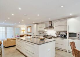 1, Sadlers Gate Mews, Commondale, London SW15 1HD