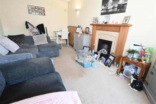 2 bed Semi-Detached Bungalow for sale Image 6