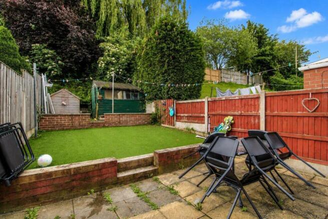3 bed Terraced for sale Image 9