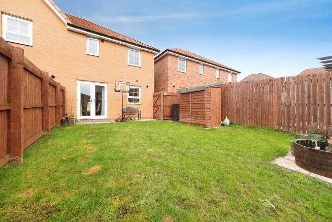 3 bed Semi-Detached for sale Image 12
