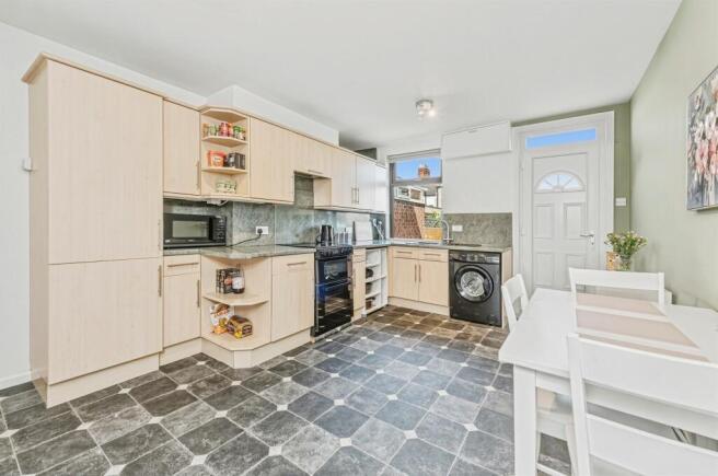 2 bed Terraced for sale Image 4