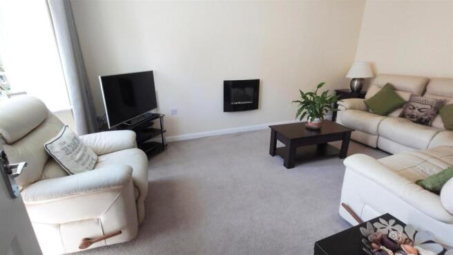 4 bed Detached for sale Image 4