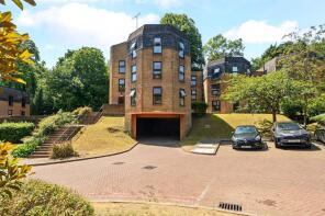 25, Chapel Fields, Godalming GU7 2BS