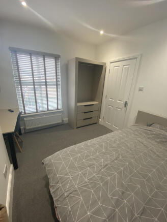 5 bed House to rent Image 7