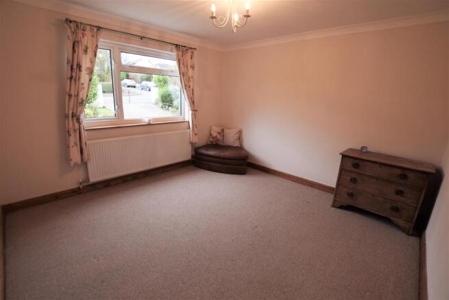 Bedroom 1.jpg
