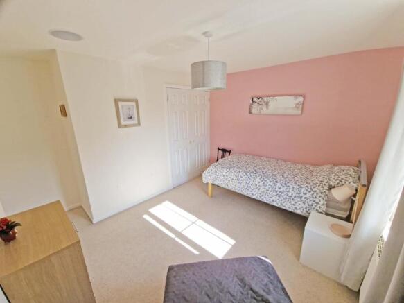 bedroom3b.jpg