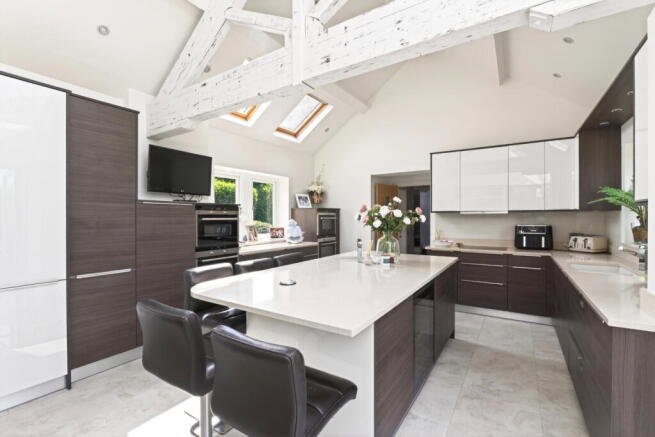 4 bed Detached for sale Image 10