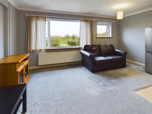 CAM02545G0-PR0279-STILL008