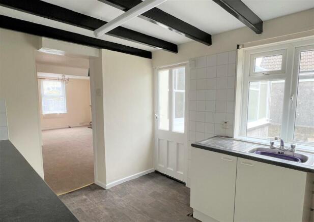 Kitchen:
