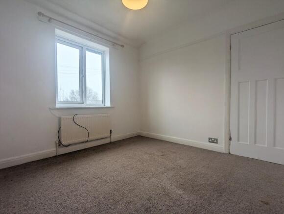 3 bed Semi-Detached to rent Image 9